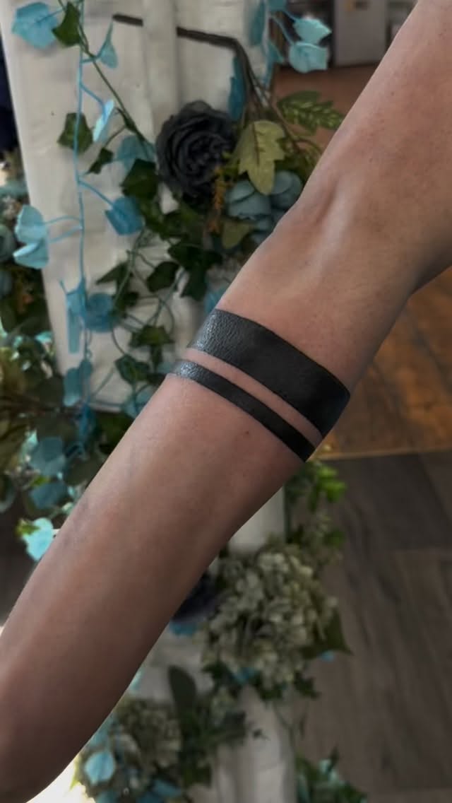 Is beauty in simplicity?
#tattoo
#tattoostudio
#donegal
#zombiedollztattooparlour