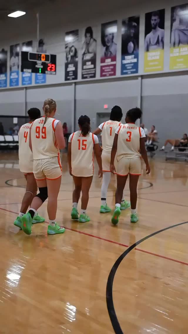 15u ended our time at the @pro16girls session in Omaha, Nebraska with a W!