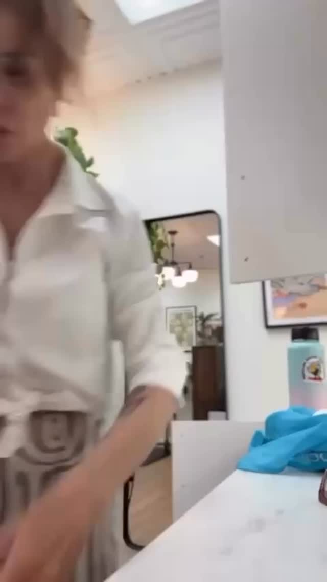 Enjoy a beverage and snack while youāre at my salon!
I want your visit to be as relaxing and enjoyable as possible. Thatās why I offer all my clients a variety of complimentary beverages and snacks.
So next time youāre in for an appointment, be sure to take advantage! I want you to leave feeling refreshed and pampered.
#SalonExperience #ClientComfort #PamperYourself