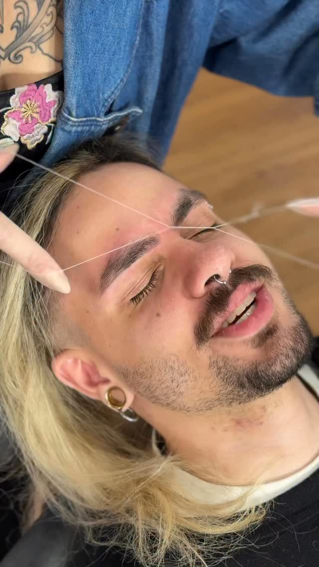 Tendência ou clássico?
Aqui a regra é o que faz você se sentir bem🖤
Quando o assunto é o design de sobrancelhas, a @brows.cami no Circus Pamplona e a @maiasilva_beauty no Circus Augusta vão sempre cuidar para que as sobrancelhas traduzam a sua personalidade e estilo, sempre com técnicas atualizadas, muita troca e o cuidado que o seu olhar merece! ✨
Bora encontrar o design que é a sua cara? 😌
#circushair #designdesobrancelhas #browlamination #bleachedbrows #thinbrows