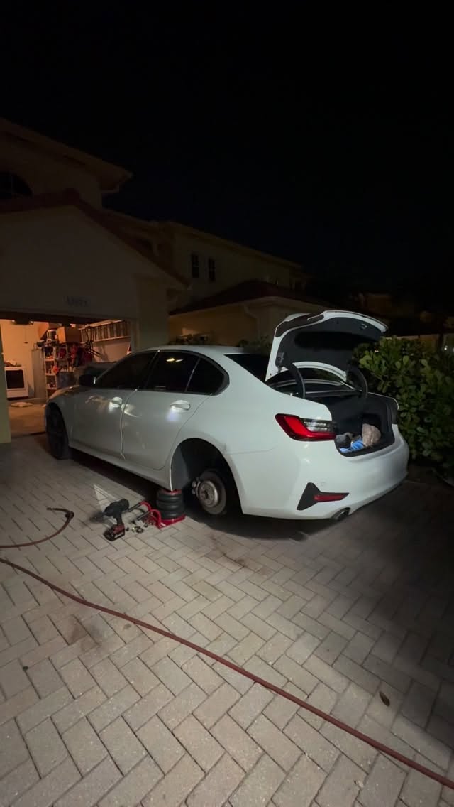 New tire mount and balance for this customer!
Do you need a new tire? DM us or send us a message at 786-802-2456 π
#tires #tireshop #miami #smallbusiness #mobiletire
