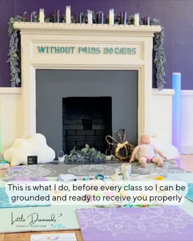 ✨️ Before every class, I take 5 minutes to just bring myself back down to earth.
I've seen lots of reels of baby class instructors singing and dancing before and between classes, and I love that! But I need a bit of calm and grounding instead 😅
Life is busy, expectations are high, but I want to be able to properly receive you and hold a safe space for you... and my way of doing that is slowing down. Simply bringing my awareness back to my body, deep breaths, gentle stretches and a very necessary cup of tea is exactly what works for me ✨️
#parentandbaby #parentandbabyspaces #safespace # babymassage #babyyoga