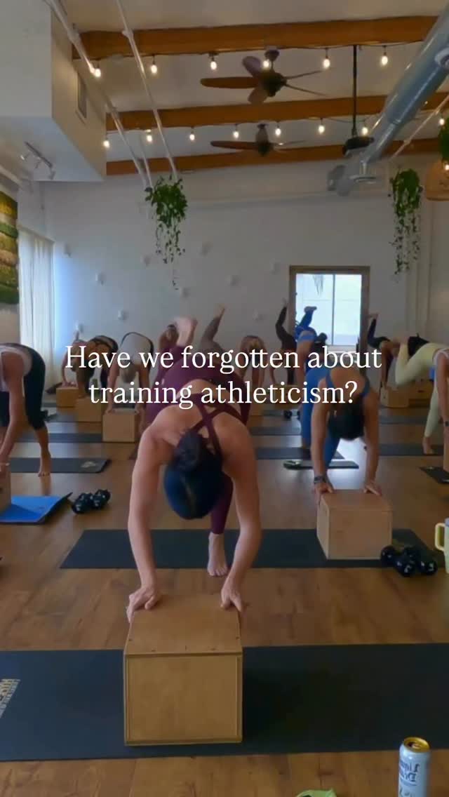 Hop off the machines and move powerfully in all directions. These training days compliment our strength sessions brining mobility, force and athleticism. The Hype & Tone Method hits different, come give it a try. In-studio or online!