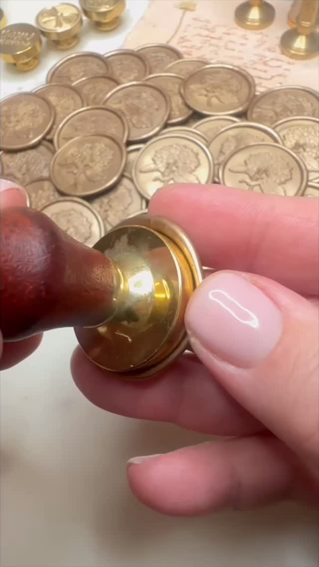 Our Antique Gold sealing wax has had a glow up!
This new formula has a rich, timeless soft antique undertones, designed to bring warmth, elegance and old-world charm to your wax seal creations!
Paired beautifully here with our Hydrangea Wax Seal Stamp, this combination creates the most romantic impression for wedding stationary, gifting, branding and heirloom keepsake.
Crafted for those who adore the fine details 💛.
#WaxSeal #SealingWax #WaxSealStamp #WeddingDetails #LuxuryWaxSeals