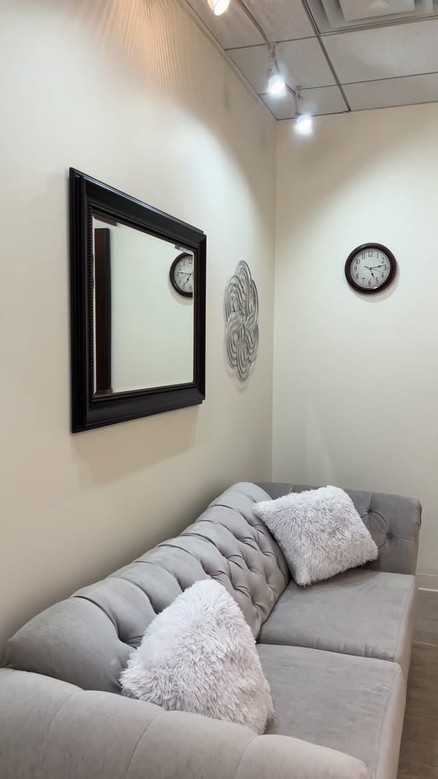 Reserve your suite today!
#denverbridal #platinumbridalco #denverbridalshop #coloradobridetobe #weddingdress