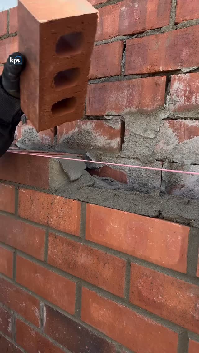 There’s something satisfying about watching proper brickwork being done right 🧱🔥
Clean lines, consistent joints and real craftsmanship never go unnoticed. Big respect to @jbaxterandsonsbuilding for the quality work and smooth footage 👏
In construction, precision matters — because the smallest details make the biggest difference. Save this if you appreciate skilled trades and tag someone who loves watching bricklaying reels. 🔨
#Bricklaying #ConstructionUK #BuilderLife #MasonryWork #SkilledTrades