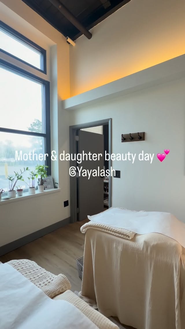 A little mother & daughter self-care day 🤍
Relaxing together, laughing together, and leaving with gorgeous lashes ✨
The cutest salon date ever 💕
We truly appreciate all of our clients’ patience and support!!! 🩷
Thank you so much for trusting us and growing with us ✨
#rochesterny #eyelashextensions #rochesterbeauty #keratinlashlift