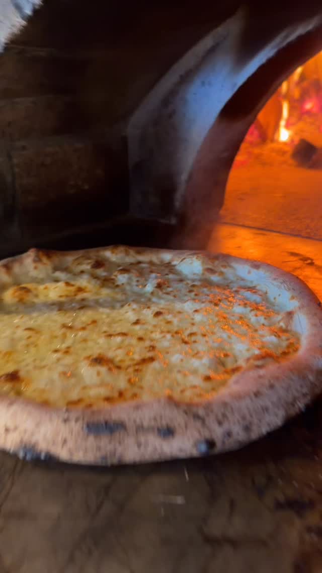 the cheese sizzle is about to replace the cheese pull for social media glory.. you heard it here first