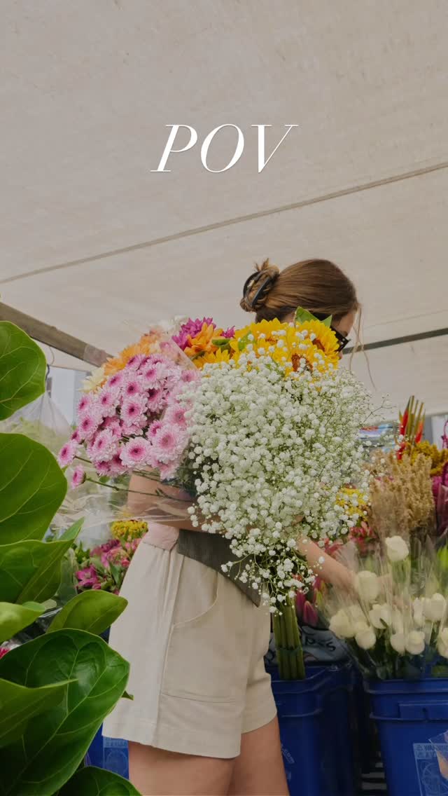 Making friends as an adult woman is weirdly hard. 😅
So consider this your official invitation to come hang out, make a mini bouquet, eat snacks, and meet some genuinely lovely women.
No pressure.
No cliques.
No need to “know someone.”
Just a cozy little morning together. 💐✨
Comment BOUQUET and I’ll send the registration link. @bywinona
