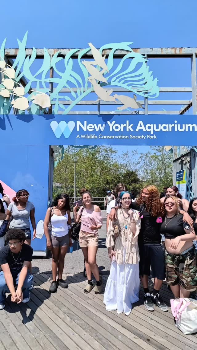 What a time the Marine Biology class had at The New York Aquarium. From colorful coral reefs to fascinating marine life, students got a closer look at the ecosystems and species they’ve been learning about in class. Thank you @nyaquarium
#aquarium #schooltrips #schoolisfun #experientiallearning #forsyth