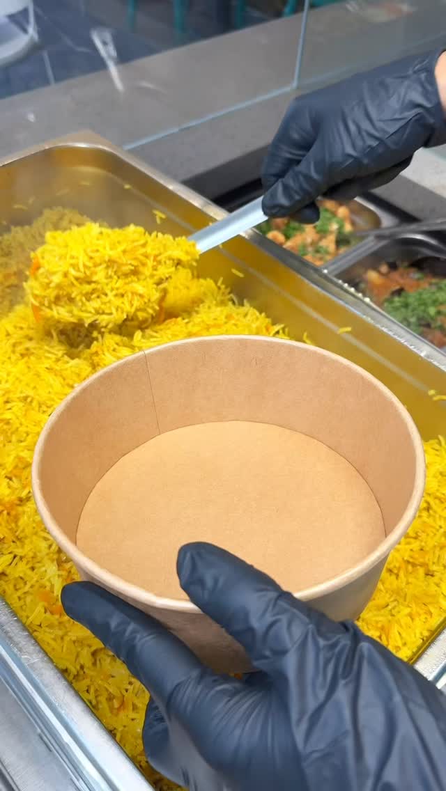 The bowl that does all the talking. π₯ Chicken shawarma, house garlic sauce, fresh ingredients β find us on Lake Shore.
.
.
.
#mooringeats #chickenshawarma #torontoeats #hiddengem #etobicoke