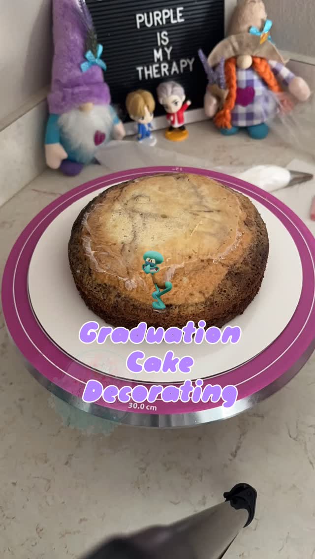I guess people don’t like the Star Wars cake, so let’s move on onto this Squidward cake I made for my daughter’s graduation dinner. Always told her I wanted to make this cake 🤭🤣 and her graduation class theme was SpongeBob so 🤭
#cake #davenportflorida #smallbusiness #reels #explore