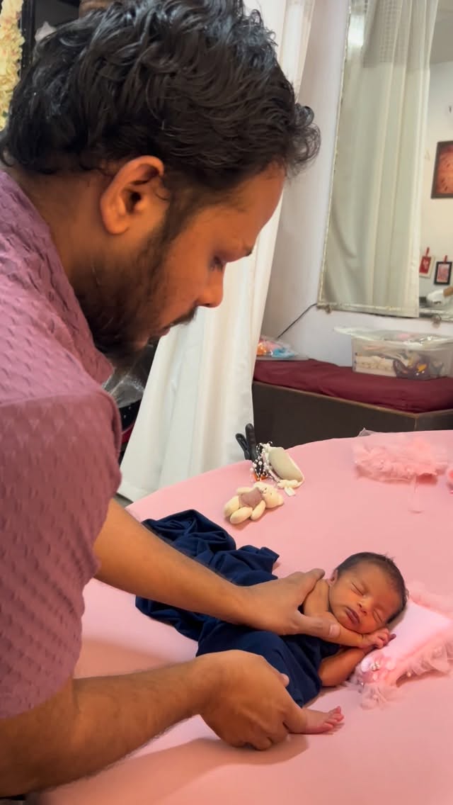 Don’t post your work… post the WORKING 👀📸
People see the final photo.
But they don’t see the patience, setup, teamwork, lighting adjustments, baby soothing, safety checks, and hundreds of tiny efforts behind one perfect frame ✨
A little BTS from our newborn session ❤️
At Dheers Photography, every shoot is planned with comfort, safety, and creativity together.
📍Bhopal
DM for bookings & pre-shoot details
#BehindTheScenes #BTSReel #NewbornPhotography #PhotographyReel #DheersPhotography CreativeProcess BabyShoot NewbornPhotographer StudioLife PhotographyBTS ContentCreator ReelIdeas BhopalPhotographer ShootDay WorkingProcess