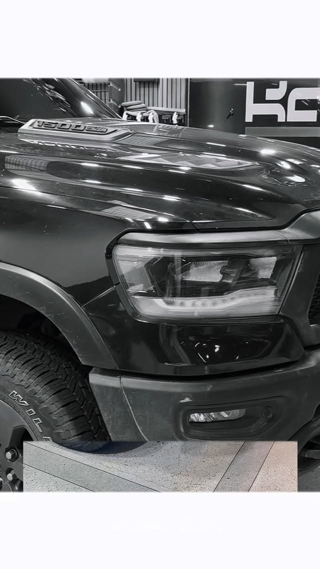 A presença de uma pickup gigante merece um acabamento à altura. 🔥
Nesta RAM 1500 Rebel realizamos:
✔️ Aplicação de PPF fosco
✔️ Higienização interna completa
✔️ Proteção e acabamento premium em cada detalhe
O resultado?
Um visual ainda mais sofisticado, toque acetinado impressionante e muito mais proteção para a pintura original. 🛡️
Detalhes que transformam presença em exclusividade. ✨
📍Av. Água Branca, 95
📍Av. Santa Cruz, 524