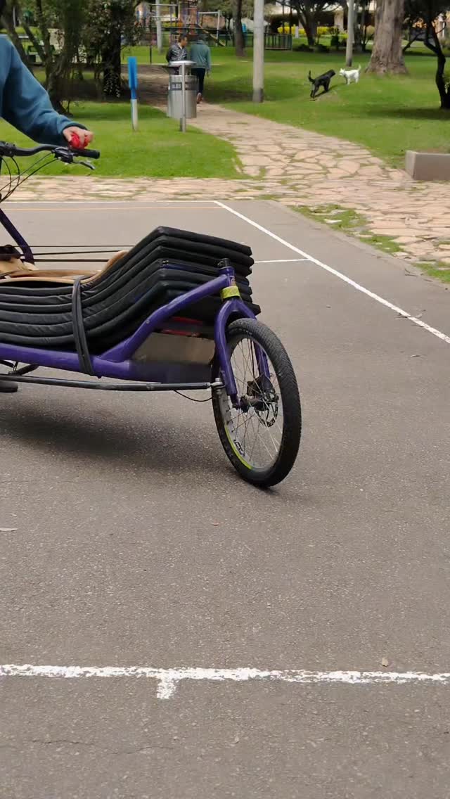 No olvides seguir nuestra cuenta @escuelaslackbogota
Vive la magia del equilibrio y agenda con nosotros. Nuestro proyecto es emisión de carbono cero. Transportamos nuestro equipo en bicicargo para reducir el impacto ambiental.
@encargobicis
Nos acompaña todos los días
#bicicargo #slackline #sostenibilidad #Desarrollopersonal #bicycle