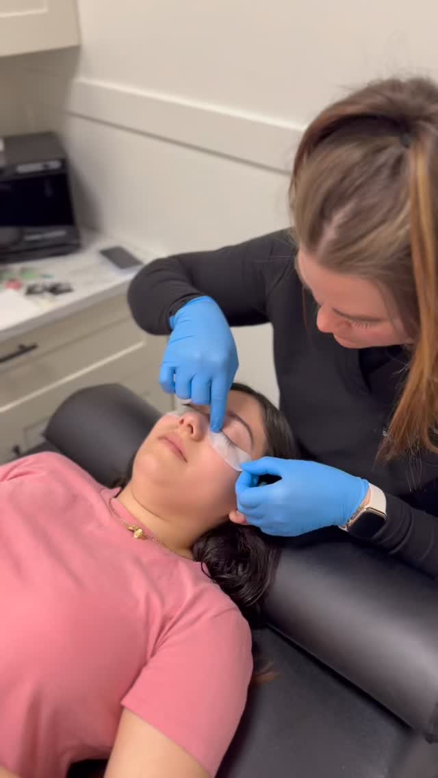 POV: this is your sign to book the lash lift + tint ✨
Wake up looking effortlessly put together with darker, lifted lashes that last for weeks 🤍
#waxology #lashliftandtint #effortlessbeauty #selfcare #naturallashes