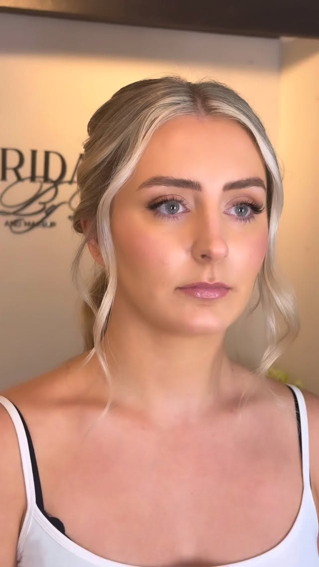 Storm π«ΆπΌ
We changed the hair up from the trial!
Storm loved her bridal ponytail but felt she wanted to feel more relaxed and more like herself on the wedding day so loose Beachy waves it was! She looked beautiful π₯°
Makeup stayed pretty much the same as the trial π