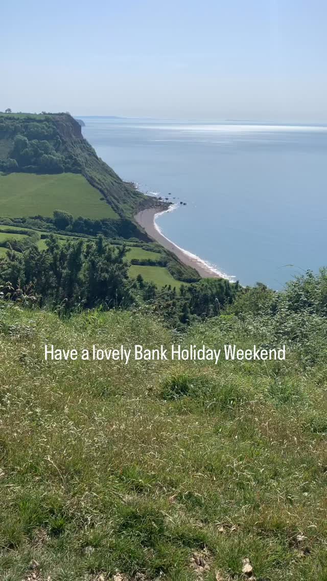 Have a lovely Bank Holiday Weekend and half-term week.
We have appointments available next week:
Wednesday 27th 12:30 90 minutes or Friday 29th at 11am with Kaya for Kinesiology, restorative massage & holistic skincare, Manual Lymphatic Drainage, Reiki
Thursday 28th at 3:30 for 60/75 minutes for restorative massage and myofascial bodywork with Nathalie.
Friday 29th at 11:45am or 2pm for reflexology with Wendy.
Email or DM Kaya to book.
#sidmouth #eastdevon #nervoussystemregulation