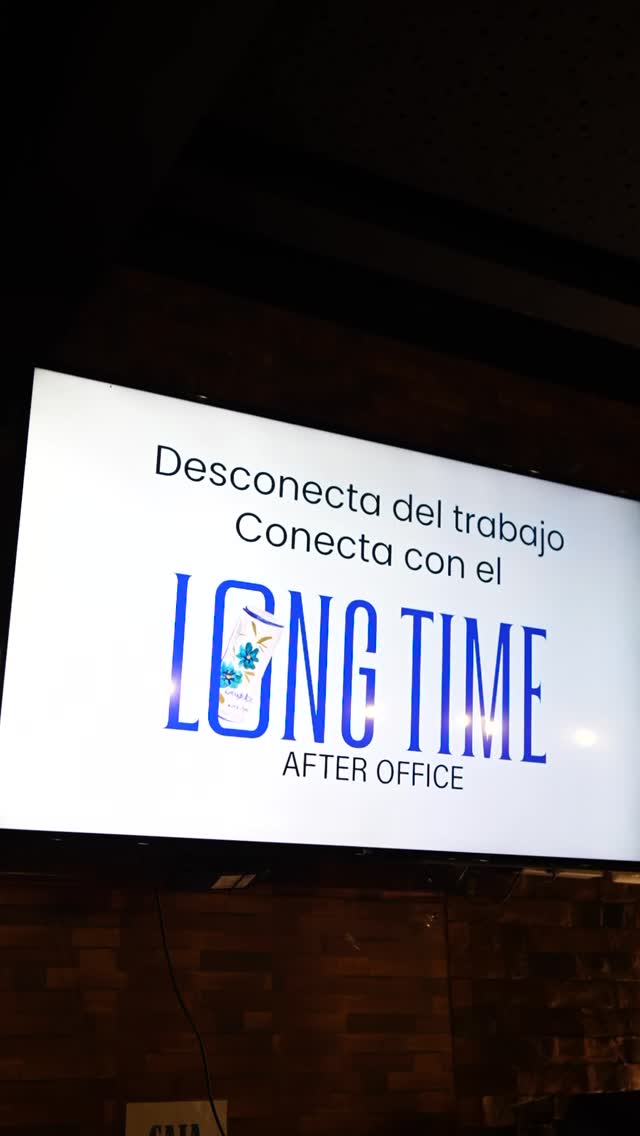 El plan que tu equipo sí va a querer agendar. Desde esta semana, y todos los miércoles en el Tercer Piso de Granja Azul San Isidro: desconecta del trabajo, conecta con nuestro #LongTimeAfterOffice. 💻🍹
De 6:00 p.m. a 11:00 p.m.: DJ, cócteles, amigos y conversaciones que jamás llegarán a Recursos Humanos. 🤭😅
#GranjaAzulElOriginal