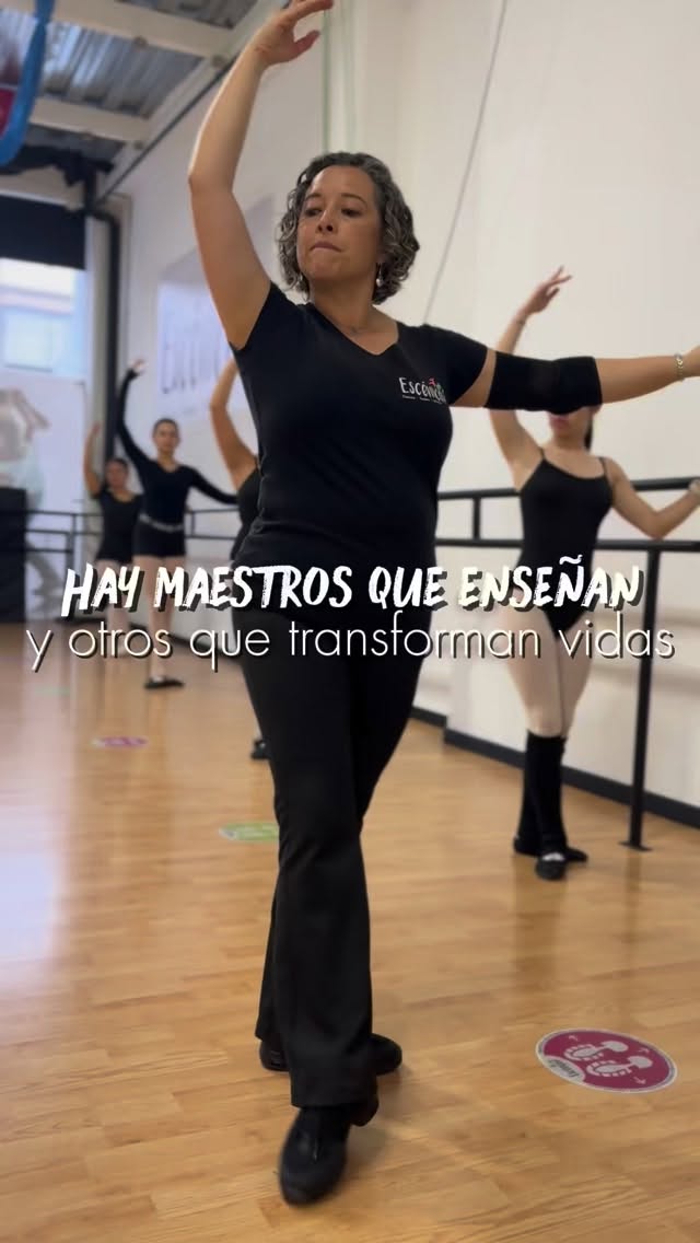Gracias querido equipo de maestr@s por todo su profesionalismo y amor! 🥰 Escénicas seguirá creciendo junto a ustedes.
@luanalunera @camivalcarcel @caromela2002 @pau_lopez98 @gdulceyy_ catalina Camargo @pbermudez33 @julianalopez7113 @vale.aristii @isa_.herrera @bela_.herrera