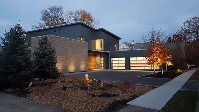 Where modern architecture meets one of Canada’s most beautiful landscapes.
Nestled along the Niagara River in the Niagara-on-the-Lake area, this incredible home by Bone Structure features Schone windows designed to complement clean lines, maximize views, and bring in natural light.
We’re proud to have been part of this beautiful project. Take a look at the video presentation and see how our windows helped bring this vision to life.