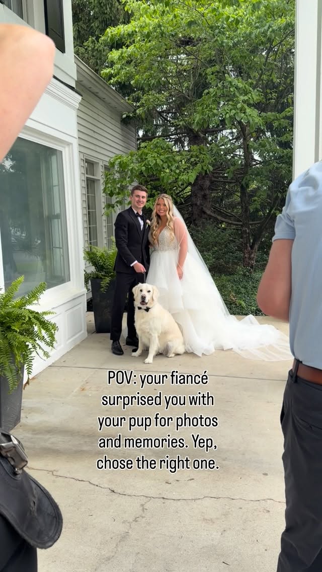 We’d say the surprise went as planned 🤝
#weddingsurprise #dogsatweddings #indywedding #creamretriever #yourdaydogchauffeur