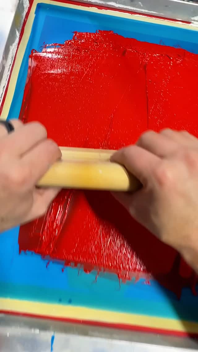 Red and blue print 🤩👨🎨👕
#screenprinting #asmr #pov #screenprint #serigraphie