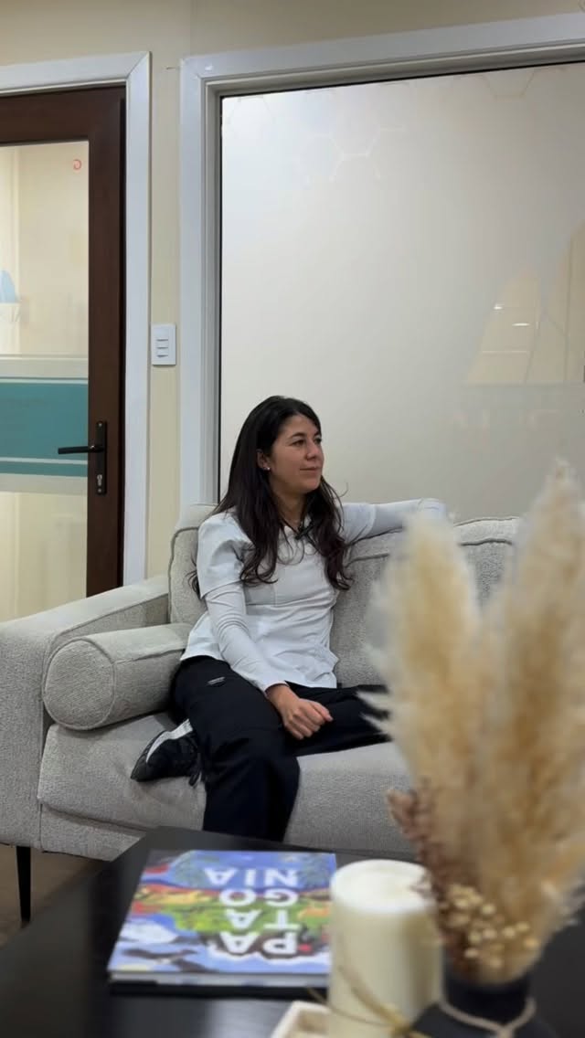 🎙️ Llegó algo nuevo a Clínica Dental Austral.
Presentamos Sin Anestesia, nuestro podcast donde hablaremos de temas reales, sin filtros y de frente.
Odontología, estética facial, mitos, dudas frecuentes y esas conversaciones que muchas veces quedan pendientes en la consulta.
Porque creemos que la información clara genera confianza.
Este es solo un adelanto de lo que se viene. 👀
¿Qué tema te gustaría que abordáramos en los próximos capítulos?
#SinAnestesiaPodcast #ClínicaDentalAustral #PuertoNatales #Odontología #EstéticaFacial SaludYBienestar PodcastCDA