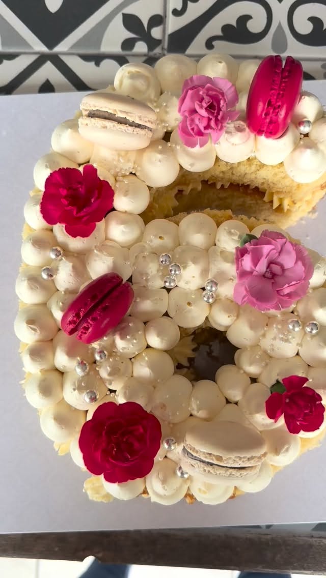 Pretty Vanilla Bean Cake