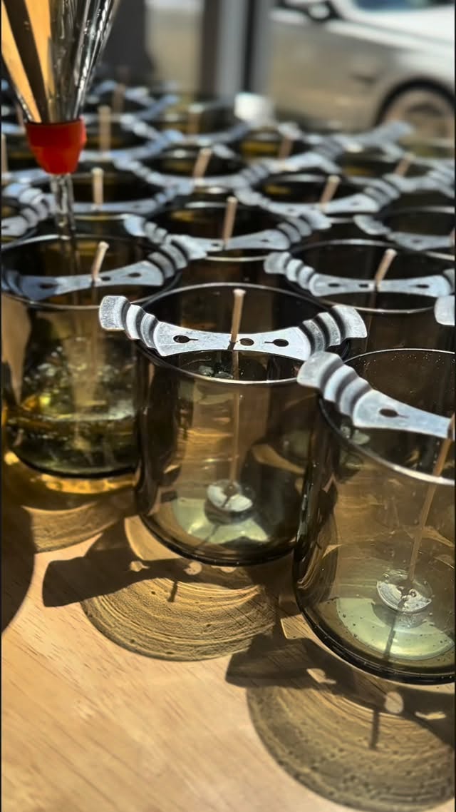 My kind of golden hour ✨
#asmr #candlemaking #santabarbara #candlebar111 #goldenhour
