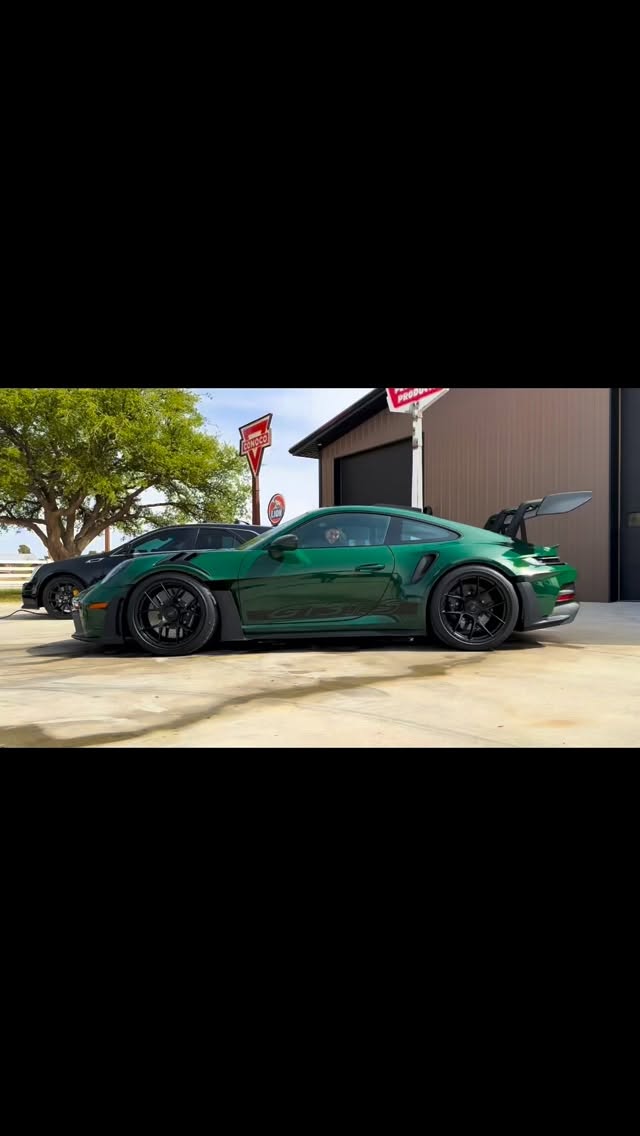 One of the coolest mobile details yet 🔥
.
This beautiful Porsche GT3 RS received our mobile maintenance detailing package. This service is perfect for those looking to freshen up their interior & exterior in a convenient manner! 🧼
.
If you are needing an efficient, affordable, and convenient way to maintain your vehicle, MESSAGE US TODAY. We offer mobile & inshop maintenance services for your auto care needs! 🤝