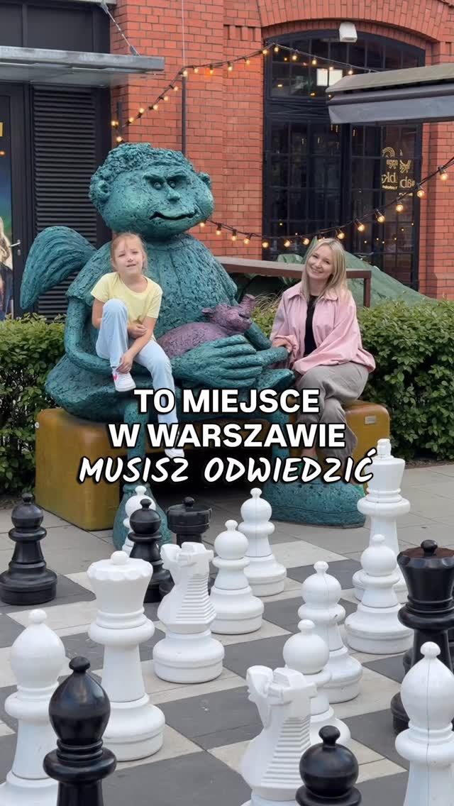To miejsce w warszawie musisz odwiedzić ✨
Dziś zabieram Was na warszawską Pragę – do miejsca, gdzie historia spotyka się z nowoczesnością 🤍
@centrum_praskie_koneser to przestrzeń pełna życia. Znajdziecie tu restauracje, kawiarnie, bary, muzea, galerie i klimatyczne miejsca, w których można po prostu usiąść, odpocząć i poczuć miejski klimat 🍽️☕🍸
To także świetne miejsce dla rodzin z dziećmi. Działa tu edukacyjne @miniciti_pl , gdzie dzieci mogą wcielić się w różne role zawodowe, pracować, zarabiać miniasy i robić własne zakupy 🙌
Tuż bok znajduje się @kleks.magiakina – interaktywna przestrzeń, która przenosi całe rodziny do świata wyobraźni i filmowej magii 🎬✨
W Koneserze regularnie odbywają się wydarzenia kulturalne, dzięki czemu za każdym razem można odkryć coś nowego.
To też doskonały punkt wypadowy do zwiedzania Warszawy. Na miejscu czeka nowoczesny i przytulny hotel @moxywarsaw_praga by @destigohotels 🏨
To właśnie tutaj współczesna Warszawa spotyka klimat dawnej Pragi, tworząc miejsce, do którego po prostu chce się wracać 💛
•Współpraca reklamowa z Centrum Praskim Koneser•
#warszawa #warszawajestpiękna #centrumpraskiekoneser