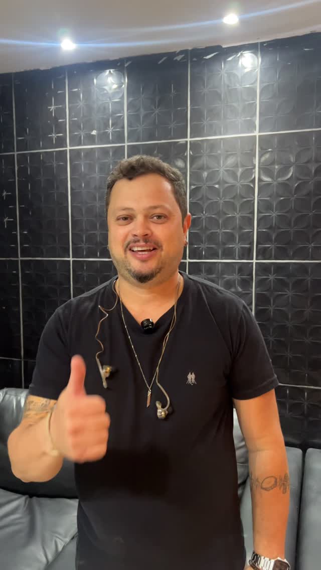 O Single “Homenagem” e o Medley “Minta meu Sonho e Sonhos” já ta disponível em todas as plataformas de musica e o video no YouTube! Corre no canal do Filantropia Musical, e assista esses lindos sambas!
@felipedaminellioficial
#FilantropiaMusical #FelipeDaminelli #Samba #Homenagem