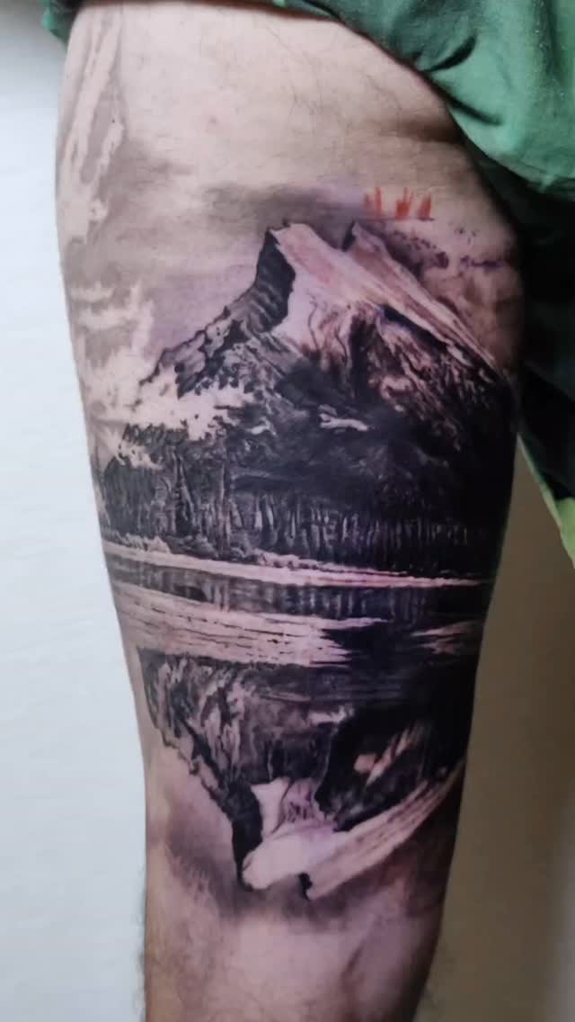 Mt. Rundle from over the ditch in Canada for awesome Will. And some little kowhai gap fillers. Thanks brother for wicked chats!
.
.
.