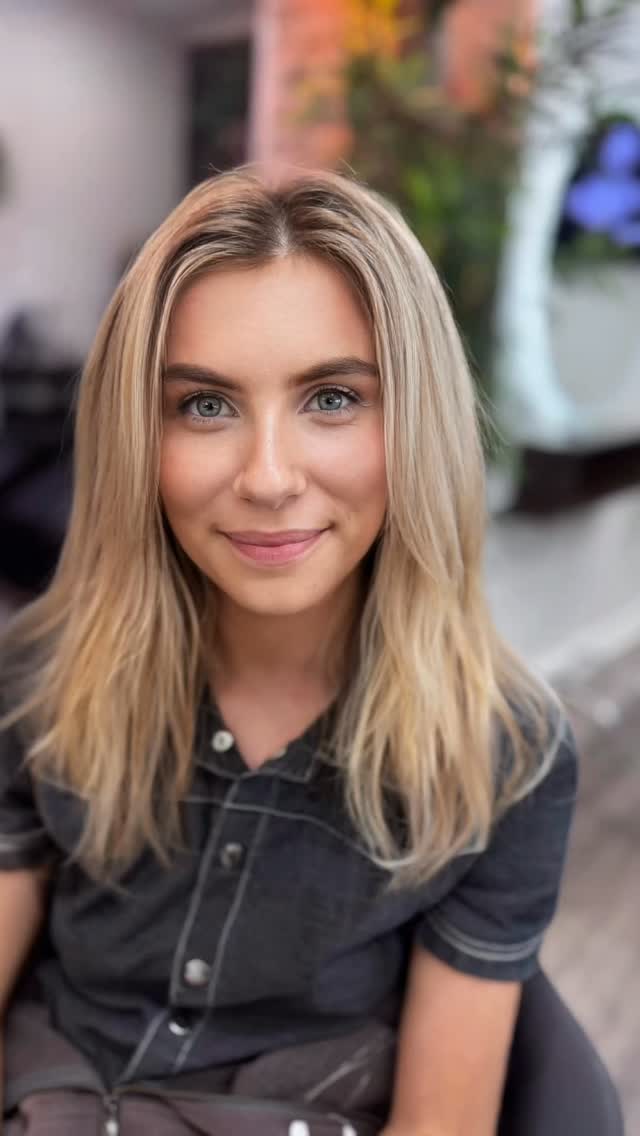 Blonde to Rich Copper 🔥
A complete colour transformation for this beautiful client 🫶🏽
We traded bright blonde for rich copper tones, added depth, shine, and dimension, and finished with soft waves to showcase every gorgeous colour.
Are you ready for your transformation?
