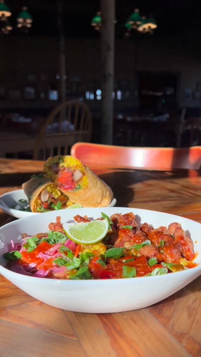 BOWL IT or ROLL IT?
Send this to someone you want to get a burrito or bowl with. 🔥