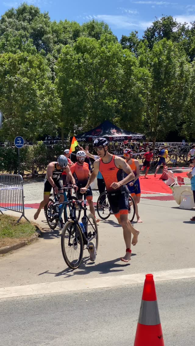 Super transition pour nos triathlètes de la D3 ! ⚔️
#triathlon #triathlete #triathlonbike #trilife #ironmantraining