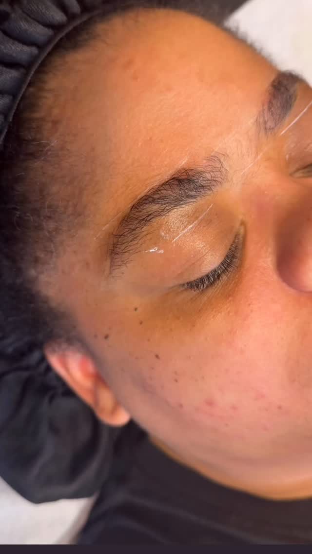 Bushy eyebrows đ¨ tips: bushy brows always look good brushed up . Use a strong hold edge control or brow balm or wax stick to fix the brows in place:
Use kemskin brow wow liner to add depth and hairstrokes. #kemskin #oxfordvalleymall #browwax #brows