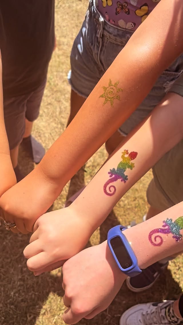 Itβs a day of glitter tattoos at @uptoncountrypark β¨#glittertattoo #dorset #upton #facepaintersofinstagram #glittertattooartist