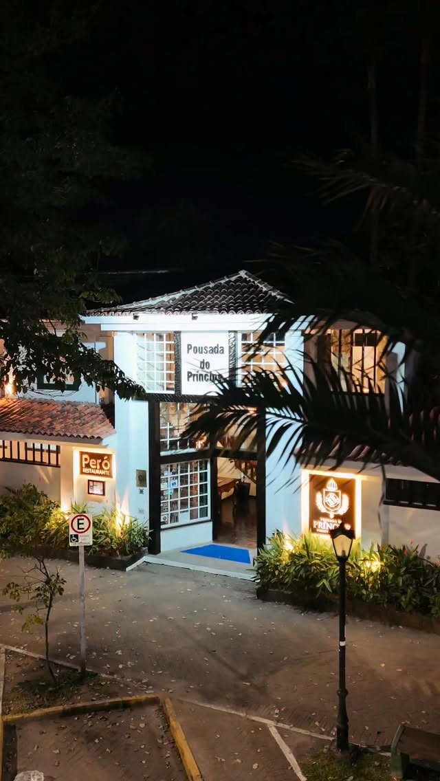 O Bourbon Festival começa hoje e Paraty entra em outro ritmo.
De 29 a 31 de maio, a cidade recebe música, movimento e encontros especiais pelo Centro Histórico.
E para viver tudo isso com conforto, a Pousada do Príncipe é o ponto de partida ideal: perto da programação, cercada de natureza e com o descanso que a viagem merece.
Paraty lá fora. A sua casa aqui dentro.
⸻
The Bourbon Festival starts today, and Paraty moves to a new rhythm.
From May 29th to 31st, the city welcomes music, movement, and special encounters throughout the Historic Center.
And to experience it all with comfort, Pousada do Príncipe is the ideal starting point: close to the program, surrounded by nature, and with the rest your trip deserves.
Paraty outside. Your home here.
#PousadaDoPrincipe #Paraty #BourbonFestivalParaty #SuaCasaEmParaty #CostaVerde
