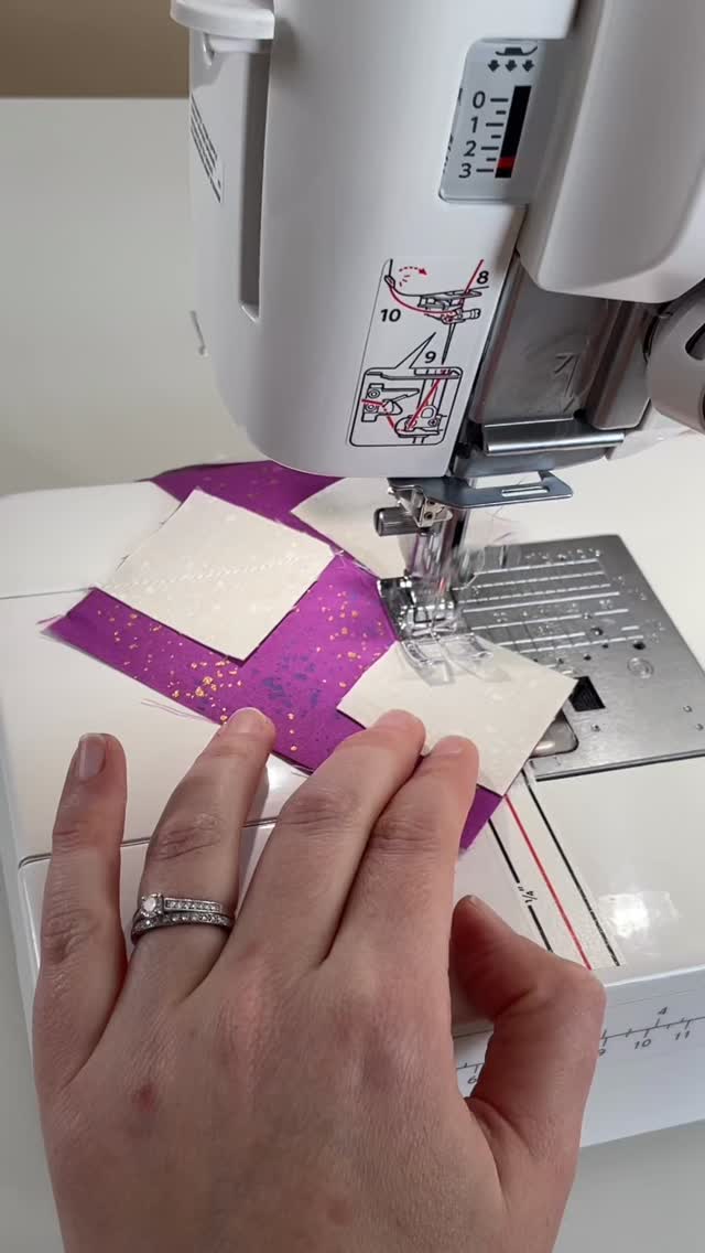 I had a blast sewing Block 5 for the @happyhourstitches Block of the Month! There’s something so satisfying about seeing simple shapes come together to make a beautiful block. 😍 🧵
The 2026 BOM is open for sign-ups, so I hope you join in at the link in my bio! 🧵 🎉
#hhsbom2026 #HappyHourStitches #hhstitches #blockofthemonth #mysteryquilt