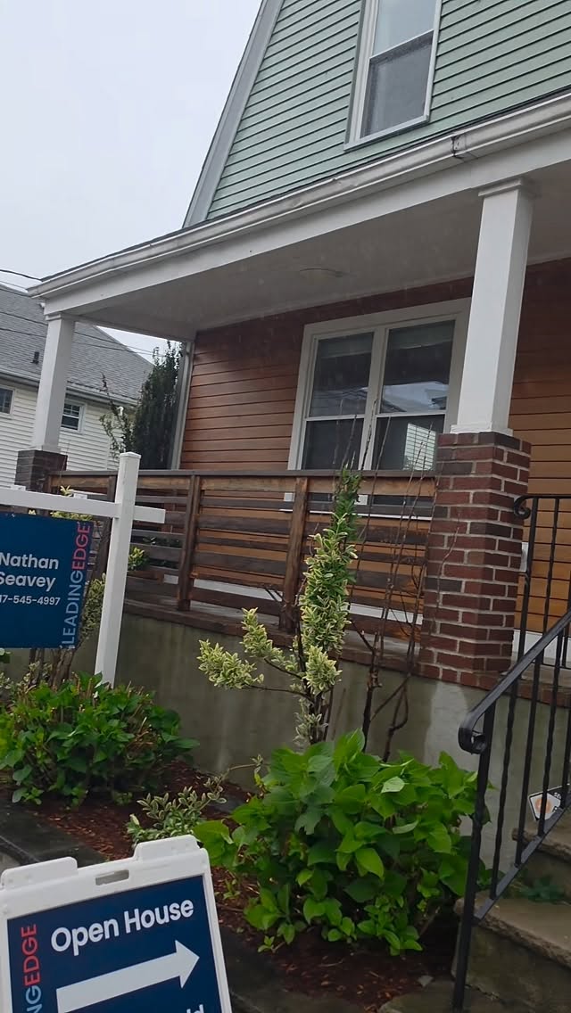 135 Bellingham St
Chelsea MA
3 Bedrooms
3.5 bathrooms , one on each level
Central AC
Second level has views of Boston Skyline
Views of Logan runway
Double lot nice backyard
2 car garage, rare around here
Fenced in yard
Finished basement
Lead paint tested
Offers due Tuesday
Listed by @seaveysells
Hosted Open house by @virginiatoddrealtor