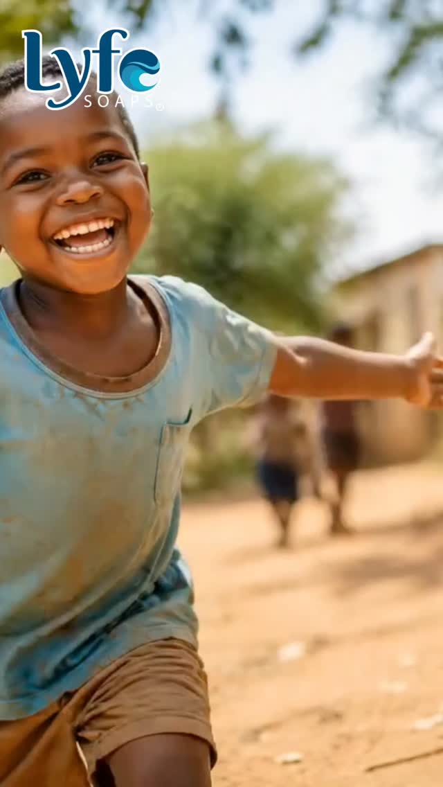 Nguo safi, harufu nzuri na tabasamu kwa watoto!
Kufua huwa rahisi ukitumia LyfeSoaps Multipurpose, na sasa hutumii nguvu tena wakati wa kufua!
#lyfesoaps #sabuniyausafi #sabuniyakufulia