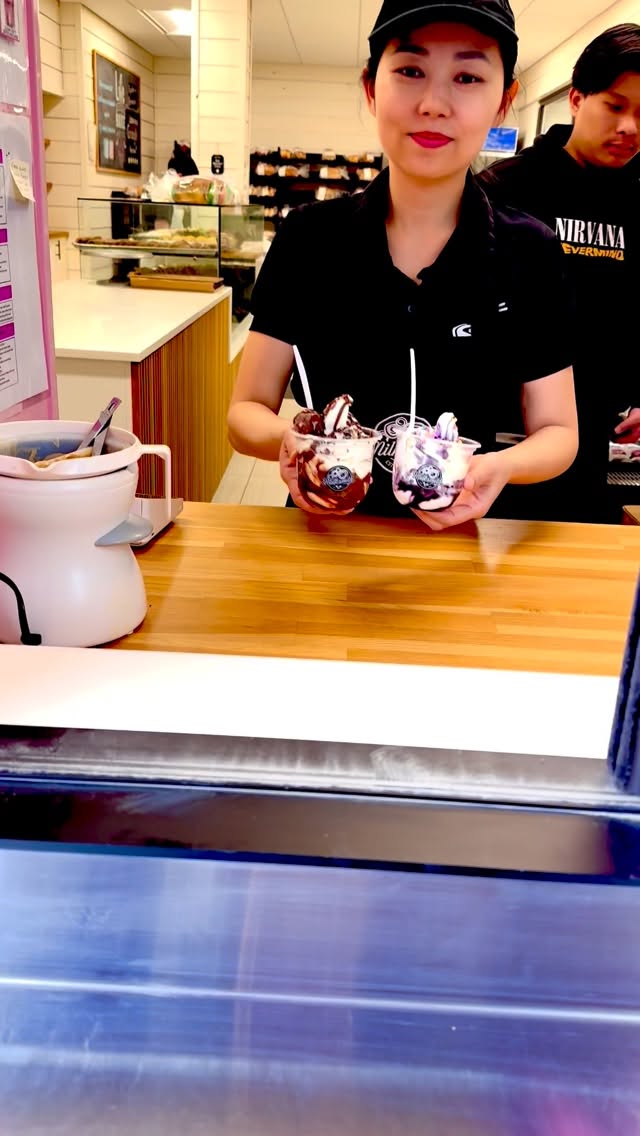 Today’s the day! Henderson’s NOW OPEN‼️🍦
Cone see us at the pink ice cream window 💕
📍1795 Henderson Hwy (Inside Oma’s Bakeshop)
Thurs-Sun 3pm-8pm
.
.
.
#icecreamwindow #milksmithicecream #wpglocal