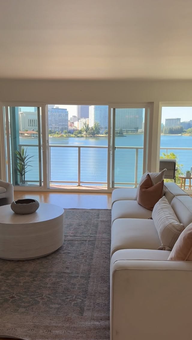 Fresh sunlight. Waterfront views. Thoughtful design.
This Lake Merritt home called for a modern organic approach, soft curves, layered textures, warm neutrals, and styling that enhances the architecture rather than competes with it. The custom built-ins and sweeping water views do the rest.
✨ Oakland, California
#LakeMerrittLiving #OaklandCA #LuxuryListing #HomeStager #BayAreaRealtor InteriorStyling LuxuryHomeStaging ModernOrganicDesign CaliforniaHomes WaterfrontViews LuxuryLifestyle InteriorInspo StagedToSell OpenHouseReady LuxuryDesign OaklandRealtor BayAreaLuxury HomeInspiration InteriorAndHome PropertyStyling LuxuryDecor DesignDetails RealEstateLife BeforeAndAfterStaging ListingPhotography HomeGoals StudioMStaging EastBayHomes LuxuryRealEstateMarketing LuxuryProperty