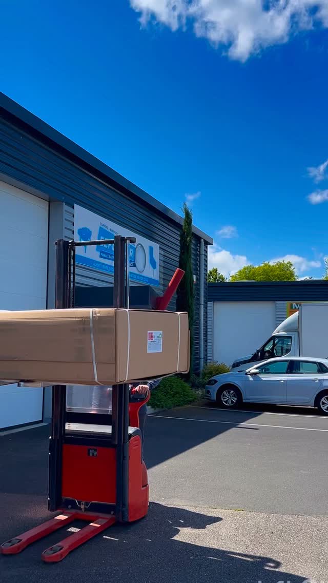 Decouvrez notre tout nouveau jeu de palets, spécialement conçu pour la location !
Parfait pour animer vos événements de cet été : mariages, anniversaires, fêtes, événements d’entreprises et bien plus encore 🎉
Facile à installer, convivial et amusant pour tous les âges, il apportera une touche de compétition et de bonne humeur à vos rassemblements.
N’hésitez pas à nous contacter pour connaître les disponibilités et réserver votre jeu de palets.
#jeux #locationdejeux #saintetienne #loire #anniversaire