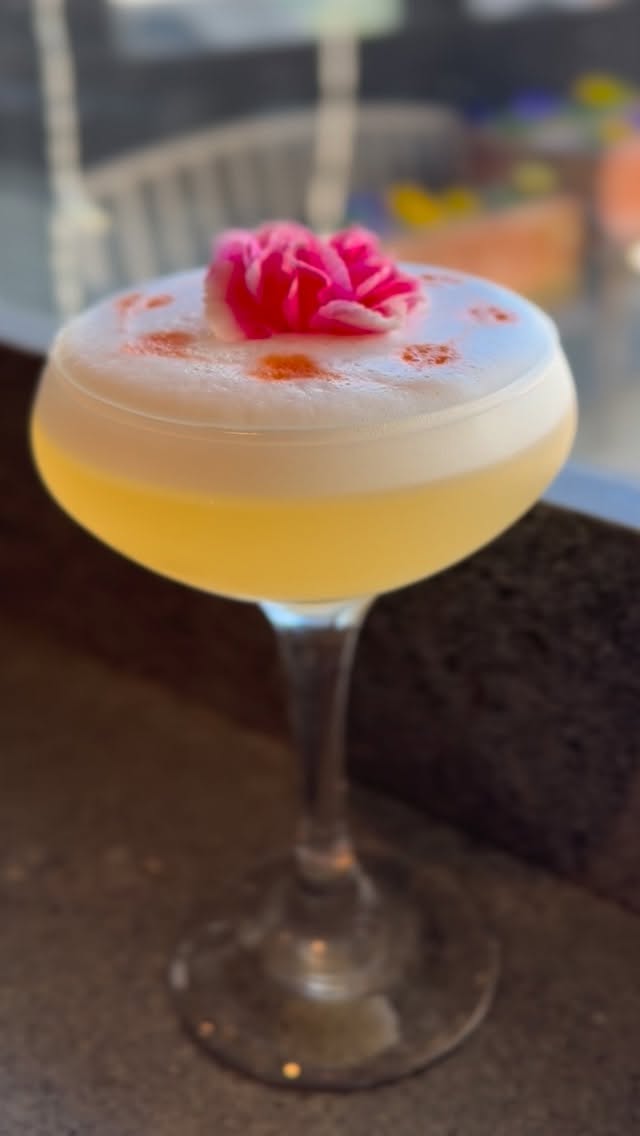 Craft cocktails come to life at Cook! 👨🏻🍳 Discover your tropical oasis today with our one of a kind cocktails ✨
#cookneedham #cookrestaurant #bostonfoodguide #bostonfoodies #bostonfood