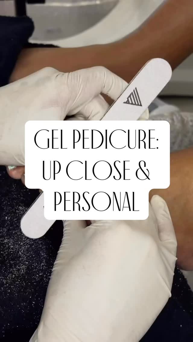 A gel pedicure done RIGHT 🫶🏽
#pedicure #gelpedicure #nailsofinstagram #phillynails #selfcare