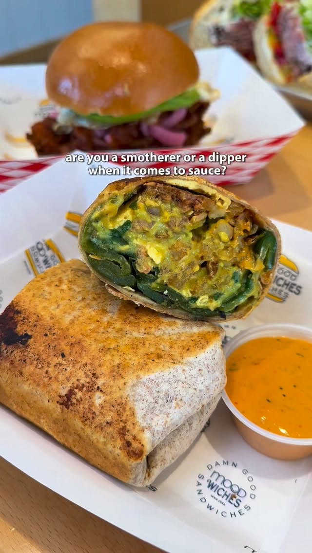 are you a smotherer or a dipper when it comes to sauce? asking for everyone ordering breakfast today!
📸: Buenos Dias Burrito
📍mood’wiches | fort lee, nj
#fortleenj #moodwiches #bergencountyeats #sandwichshop #njfoodie