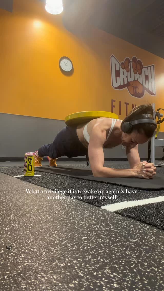 Taking it one day at a time.
#rachaelforreal #strongmom #fitmom #mentalhealth #c4partner